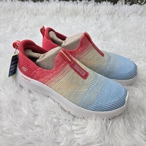 SKECHERS GO WALK FLEX SLIP-ON SHOES. Women Size 6.5. New with tag/no box.Step-